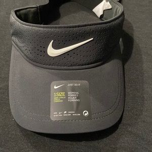 Nike visor